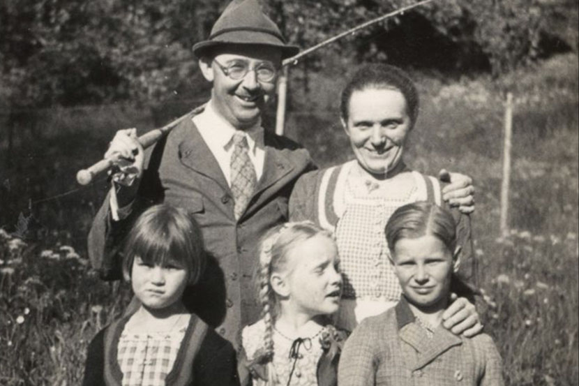 Foto: http://www.welt.de/geschichte/himmler/article124223862/Insight-into-the-orderly-world-of-a-mass-murderer.html