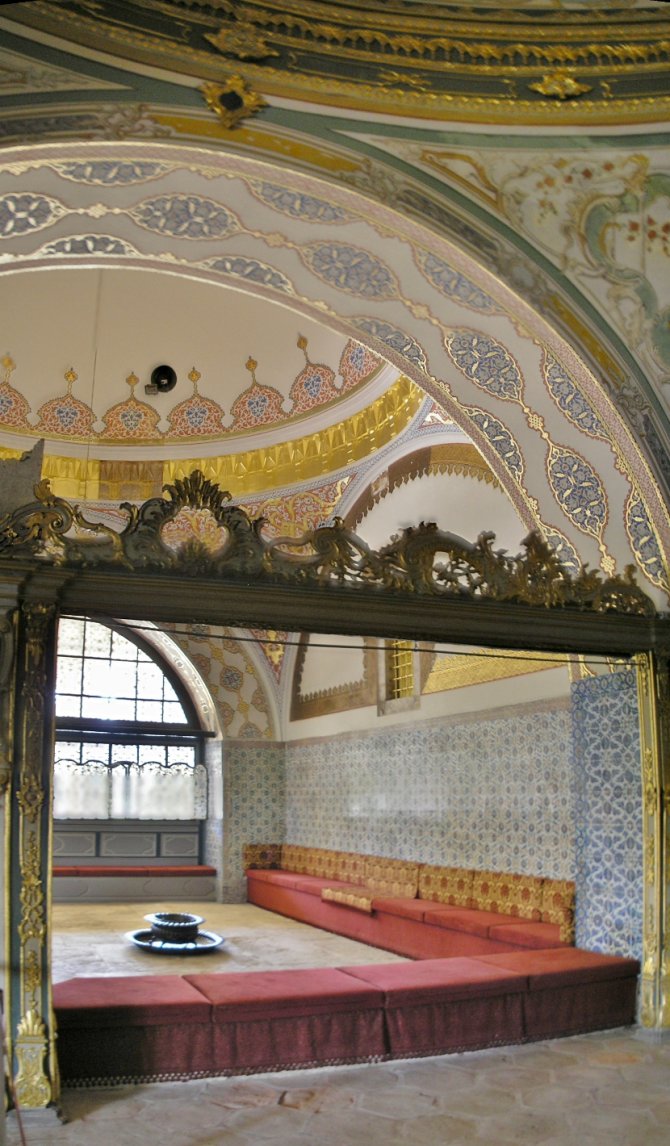 Dvorana imperijalnog saveta gde su veziri sedeli sa sultanom. Foto: Wikimedia Commons/Gryffindor