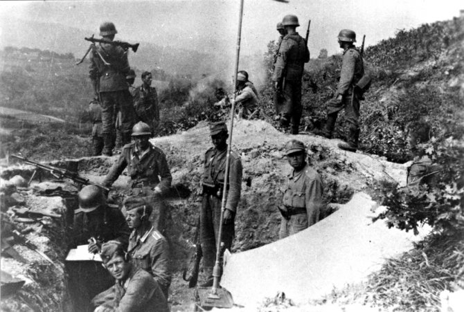 Nemački vojnici na utvrđenim položajima spoljne odbrane Beograda, oktobra 1944. Foto: Wikipedia 