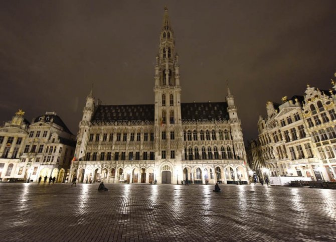 Brisel i Belgija odaju počast poginulima u varvarskim napadima. Foto: Tanjug/AP