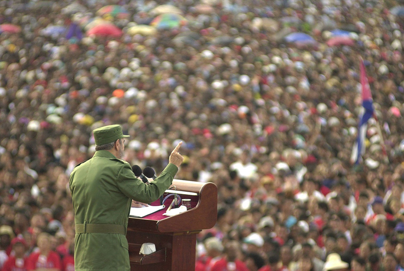 Fidel Alehandro Kastro Ruz, kubanski revolucionar, bivši generalni sekretar Komunističke partije Kube, predsednik i premijer Kube, koga Kubanci zovu jednostavno Fidel, danas puni 90 godina. Foto: Tanjug/AP