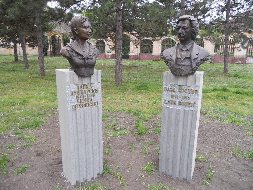 Spomenici u spomeničkom kompleksu u parku u Kulpinu Lenke Dunđerski i Laze Kostića Foto: Wikipedia/Vcesnak