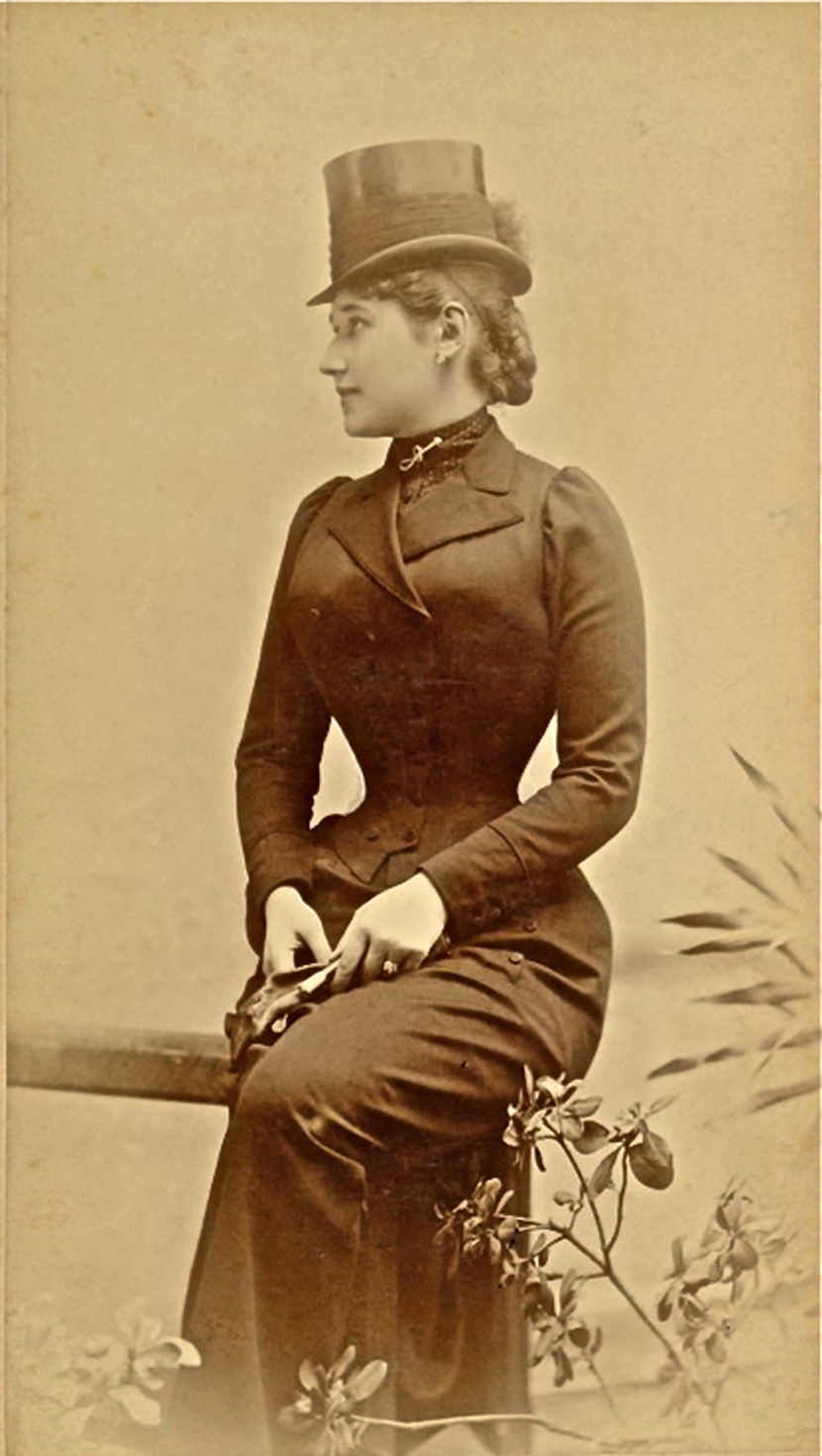 Lenka Dunđerski u uniformi za jahanje Foto: WikipediaТајга