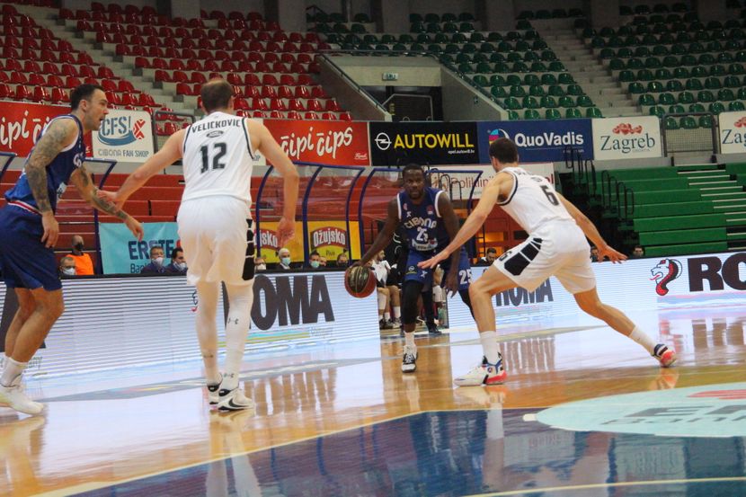 Partizan se mučio pa iščupao pobedu u Zagrebu Gordić i Janković