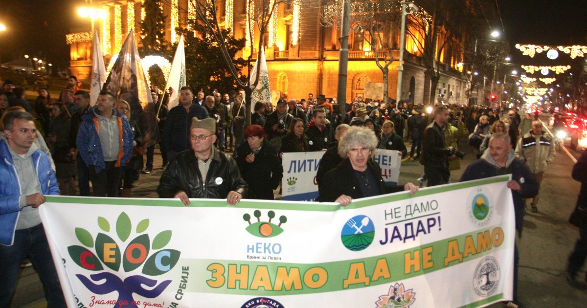 Zavr En Ekolo Ki Protest Ispred Predsedni Tva Okupljeni Najavljuju