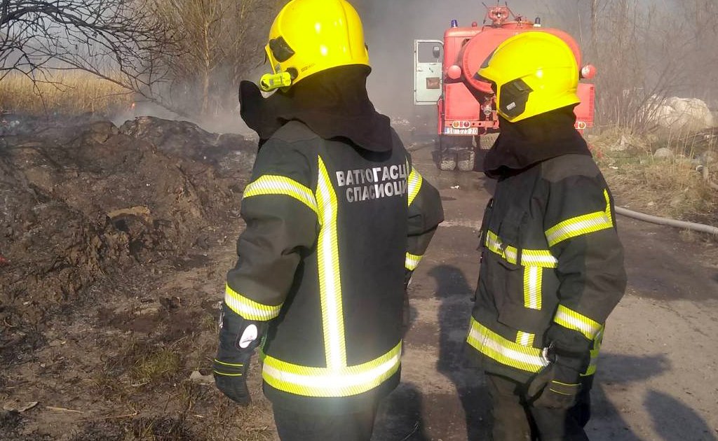 Mladi zapalili vatru koja je zahvatila macu i brzo se proširila kroz