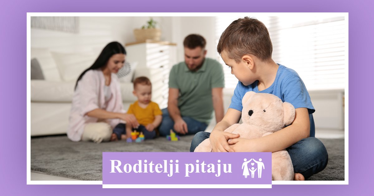 Roditelji pitaju Sin 5 je sebičan prema bratu 3 besni kad treba