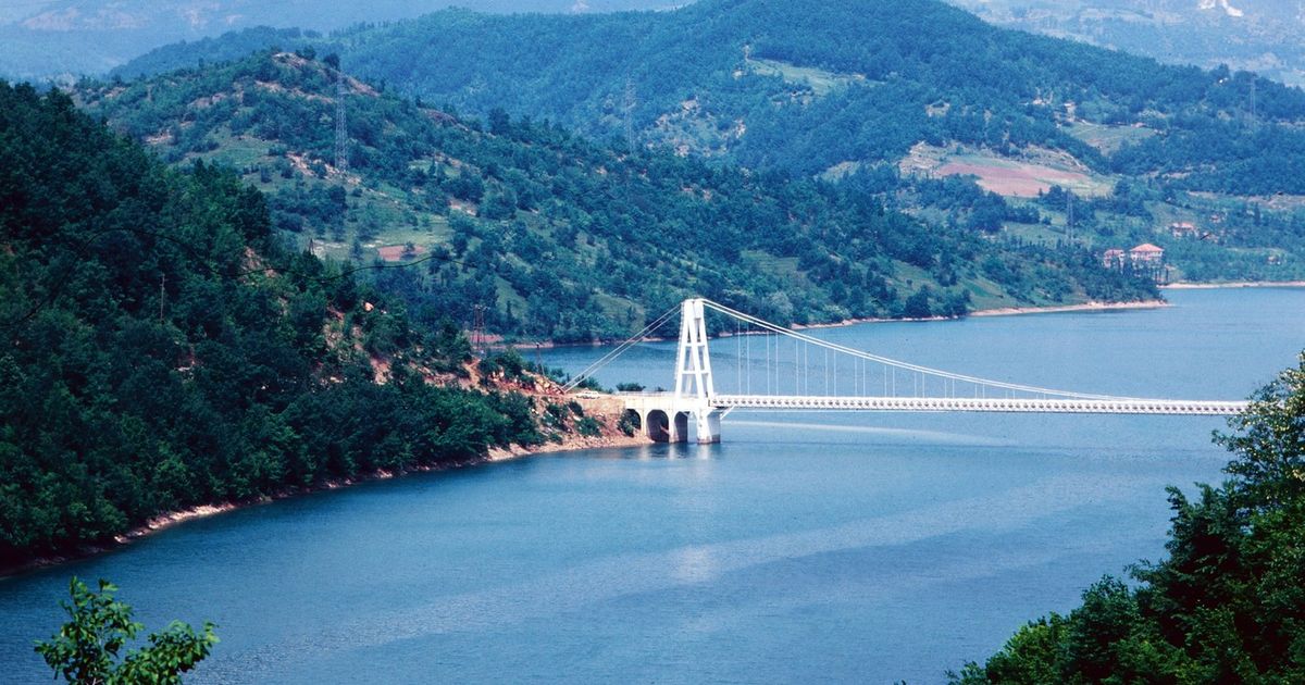 Evo kako je izgledala Jablanica pre poplava Prelepo mesto šćućureno u