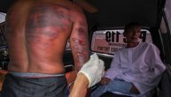 Pedofil molio za milost dok su ga kažnjavali bičem: Posle 5 udaraca je počeo da plače, a čekalo ga je još 95, po zakonu u Indoneziji (FOTO)