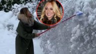 Jedna od najlepših srpskih voditeljki zasukala rukave: Uzela metlu i čistila sneg, a Brena joj je ostavila hit komentar! (VIDEO) (FOTO)