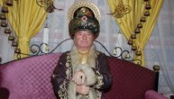Hoću da budem kao Sulejman Veličanstveni: Poglavar Islamske zajednice pozira u otomanskoj odeći, a Makedonce naziva divljacima bez identiteta