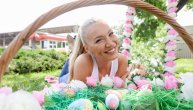 "Za samo jedan minut oslikam ikonu Belog anđela!" Voditeljka Bojana Ristivojević sama našara i do 100 uskršnjih jaja, a evo kako proslavlja praznik! (VIDEO)