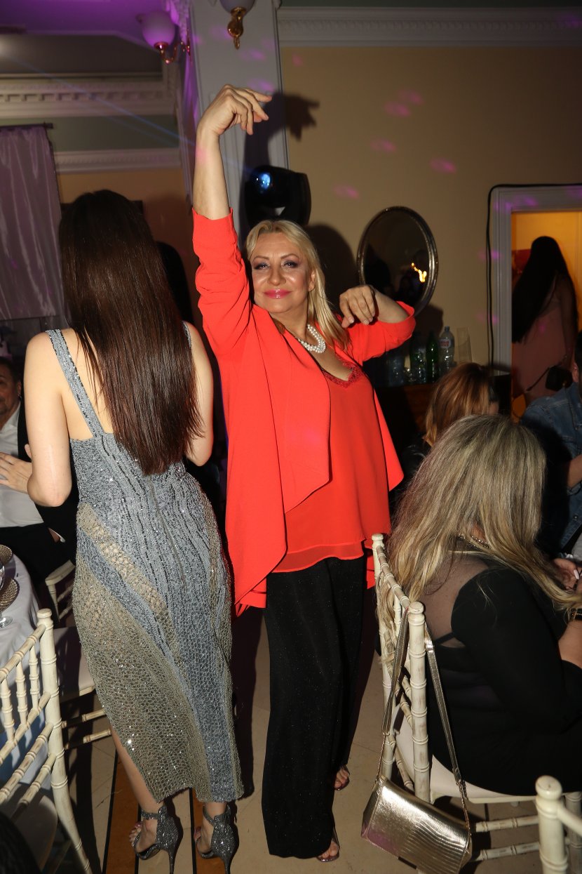 Vesna Zmijanac, venčanje Danijela Karić Ivan Mileusnić Vesna Zmijanac, venčanje Danijela Karić Ivan Mileusnić
