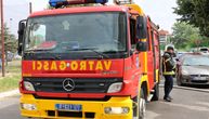 Požar u Zemunu: Gust dim kulja iz zgrade, 4 vatrogasna vozila na terenu