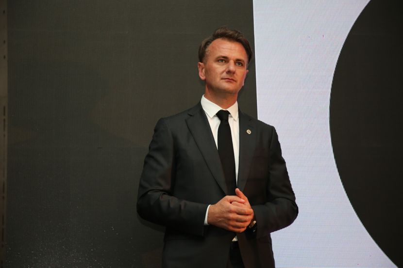 Koktel KK Partizan, Ostoja Mijailović
