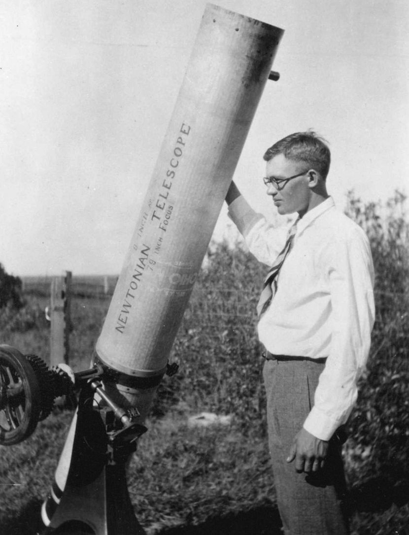 Klajd Vilijam Tombo, Pluton, Astronomija, Nauka, Tehnologija Klajd Vilijam Tombo, Pluton, Astronomija, Nauka, Tehnologija