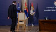 Ne treba meni fotelja, nego obična stolica: Vučić odbio predlog protokola (VIDEO)