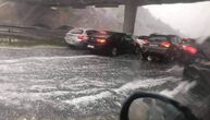 Vozači blokirali auto-put u Hrvatskoj, sakrili se od kiše ispod nadvožnjaka, Hitna ne može da prođe