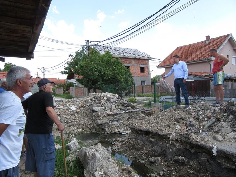 Obilazak leve obale Dunava, Dragomir Petronijević Obilazak leve obale Dunava, Dragomir Petronijević