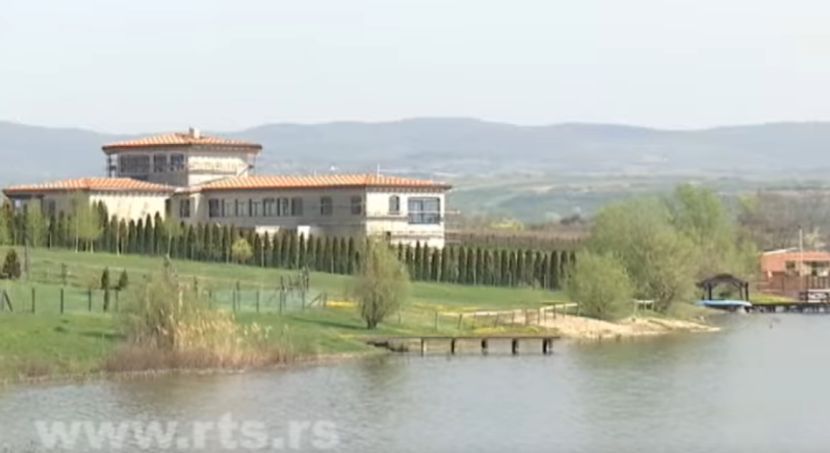 Novak Đoković vila, pavlovačko jezero Novak Đoković vila, pavlovačko jezero