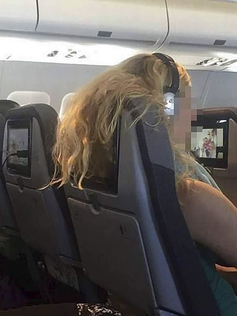 Zena u avionu Zena u avionu