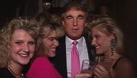 Skandalozni snimak: Tramp luduje sa gomilom žena i pipka ih. Među njima i pedofil milijarder