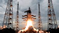 Otklonjeni svi problemi: Indija lansirala raketu na Mesec (FOTO) (VIDEO)