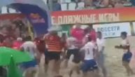 Masovna tuča Rusa i Dagestanaca: Ragbi na pesku se pretvorio u MMA bitku (VIDEO)