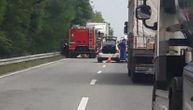 Tri žene poginule, mladić povređen: Teška saobraćajna nesreća kod Kaćke petlje (FOTO)