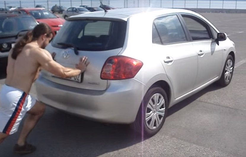 guranje automobila guranje automobila
