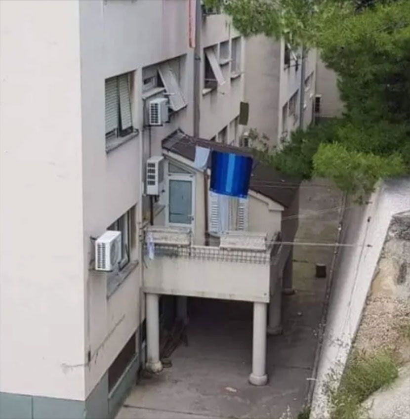 Fotografje odvratnih građevina na Jadranu Fotografje odvratnih građevina na Jadranu