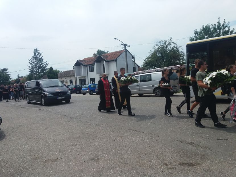 sahrana u Mačvanskom Pričinoviću sahrana u Mačvanskom Pričinoviću