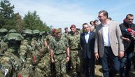 Uskoro još naoružanja i veće plate za Vojsku Srbije: Vučić na predstavljanju transportera iz Rusije