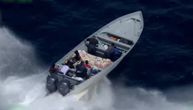 Spektakularna jurnjava na moru: Potera za gliserom, šverceri bacali kokain u more (VIDEO)
