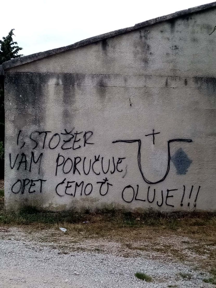 Ustaški grafit u selu Zapužane kod Benkovca Ustaški grafit u selu Zapužane kod Benkovca