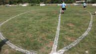 Po ovakvom terenu igra se fudbal u Srbiji: Trava je oranica, linije su hit (FOTO)