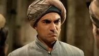 Smejali ste mu se u seriji "Sulejman veličanstveni"? Sad duboko udahnite, jer on kida kako izgleda!