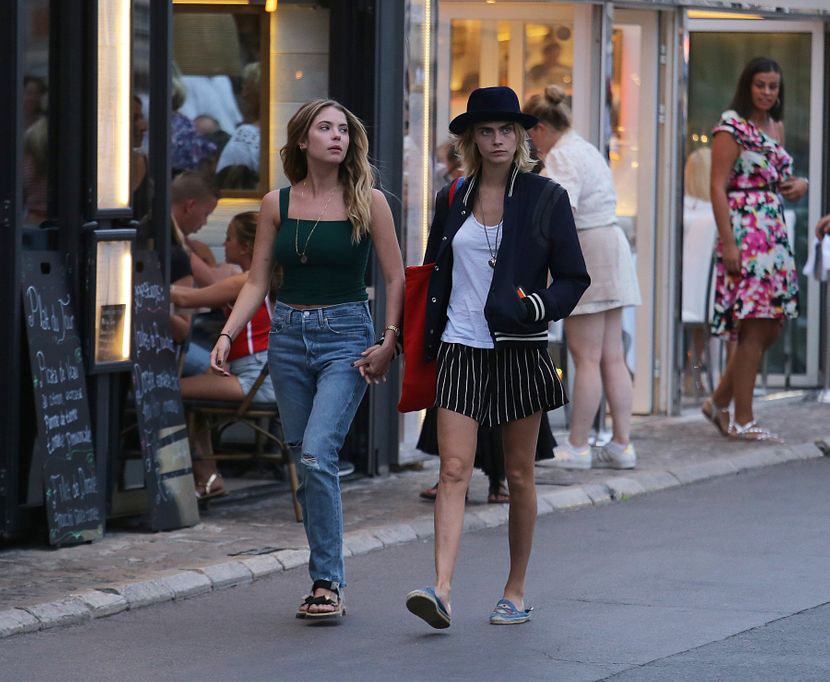 Kara Delevinj, Esli Benson, Cara Delevingne i Ashley Benson Kara Delevinj, Esli Benson, Cara Delevingne i Ashley Benson