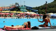 SPAS OD VRUĆINE: Na bazenima Akva parka u Jagodini (FOTO)