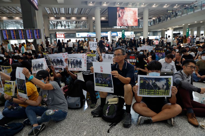 hongkong, protesti, aerodrom hongkong, protesti, aerodrom