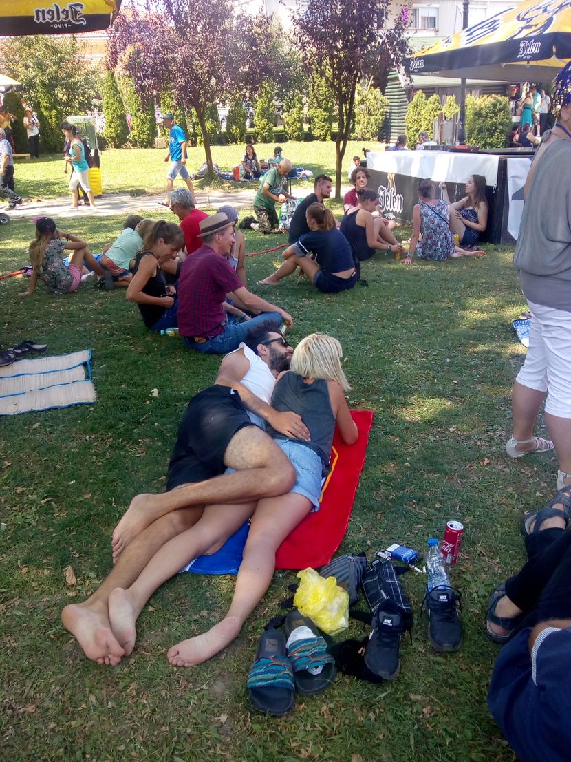 Guča, 2019. Sabor Turubača, pijani posetioci Guča, 2019. Sabor Turubača, pijani posetioci