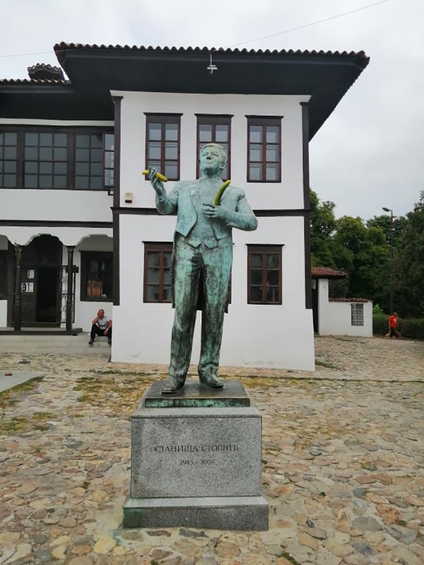 Ruganje Stanisi Stosicu, stanisa i krastavac Ruganje Stanisi Stosicu, stanisa i krastavac