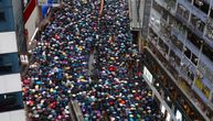 Na ulice Hongkonga u nedelju izašlo 1,7 miliona ljudi - i pored kiše i snažnih pretnji Kine