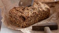 Beograđanka kupila hleb tvrd kao kamen, ali bukvalno! Nije mogla da ga preseče ni satarom i čekićem