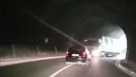 Vozač automobila za dlaku promašio kamion u mračnom tunelu: Umalo tragedija u Crnoj Gori (VIDEO)
