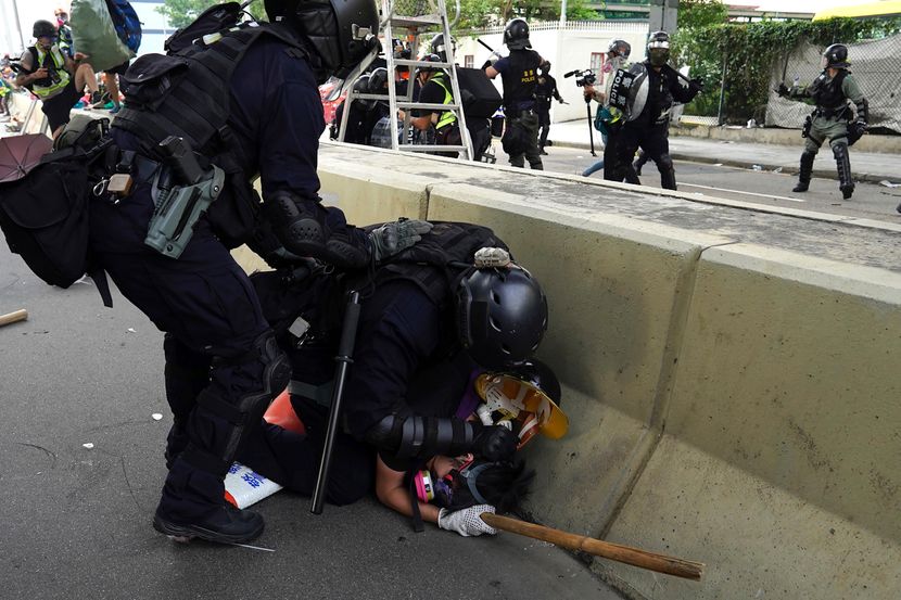 hongkong, protesti, građani, demonstranti, policija, sukob hongkong, protesti, građani, demonstranti, policija, sukob
