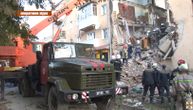 Srušila se stambena zgrada zbog eksplozije gasa: Poginulo najmanje osmoro, među njima i dete (VIDEO)