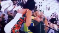 Ronaldova devojka raspametila navijače: Georgina stigla sa seksi drugaricom i napravila šou (VIDEO)