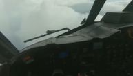 Svi strepe od uragana, a jedan čovek je uleteo u "oko" oluje Dorijan, i to avionom (VIDEO)