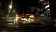Bahati vozač "jugića" uleteo u raskrsnicu kroz crveno svetlo: Ovoga puta je imao sreće (VIDEO)